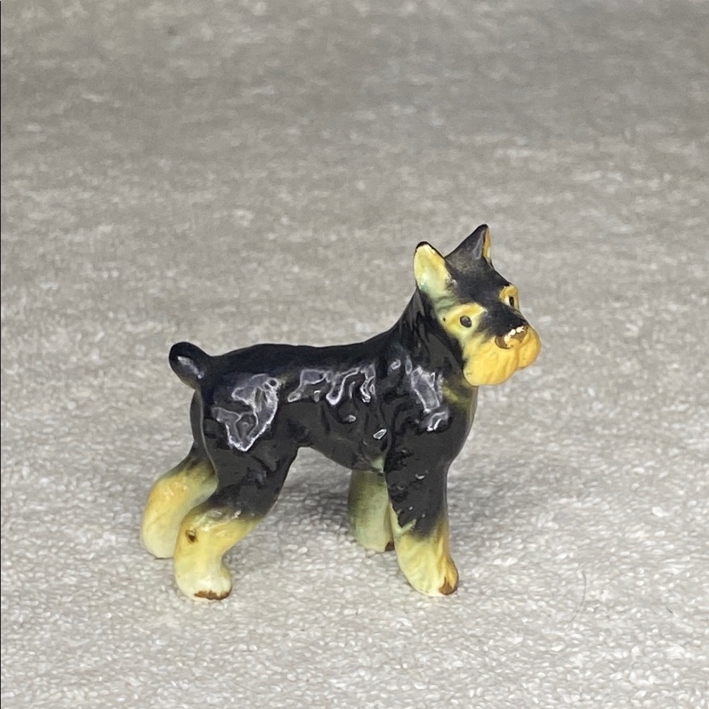 Vintage Schnauzer Figurine with Black and Tan Coloring NO CHIPS (3in)